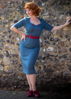 Collectif Aleksi 50's Pencil Dress Petrol -Smashed Lemons shop collectif AW210704A aleksi pencil dress petrol 1 26594f34 5979 4944 9625 45abd8032ced 1024x1024