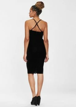 Collectif Dorcas Velvet 80's Pencil Dress Black -Smashed Lemons shop collectif SS210716A dorcas velvet pencil dress blk 5 7f3c7207 e4de 4313 873f b16ef482d3fe 1024x1024