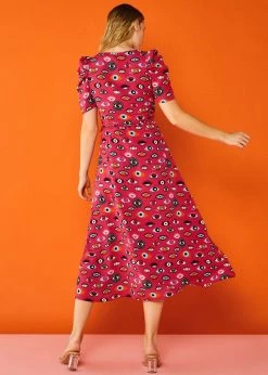 Minueto Eyes 70's Midi Dress Pink -Smashed Lemons shop minueto 211040 eyes midi dress pink 1 6106589a 62f7 4c9d 8e89 a26e158c43ad 1024x1024