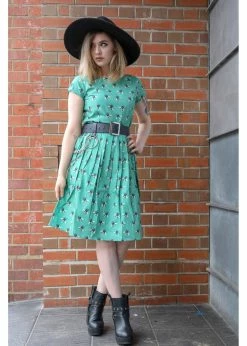 Run & Fly Bumble Bee 50's Dress Green -Smashed Lemons shop run and fly JM1674 20 bumble bee dress grn 1 6f1b4b7b e8d5 4c5f b1cf 3f507bea5722 1024x1024