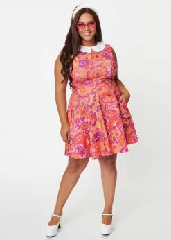 Unique Vintage Smak Parlour Far Out Floral 60's Dress Pink -Smashed Lemons shop unique vintage SP315101SKD1 sp far out dress pink 0 78957d10 abb7 4de4 bee7 eff6e6bf4b3b 1024x1024